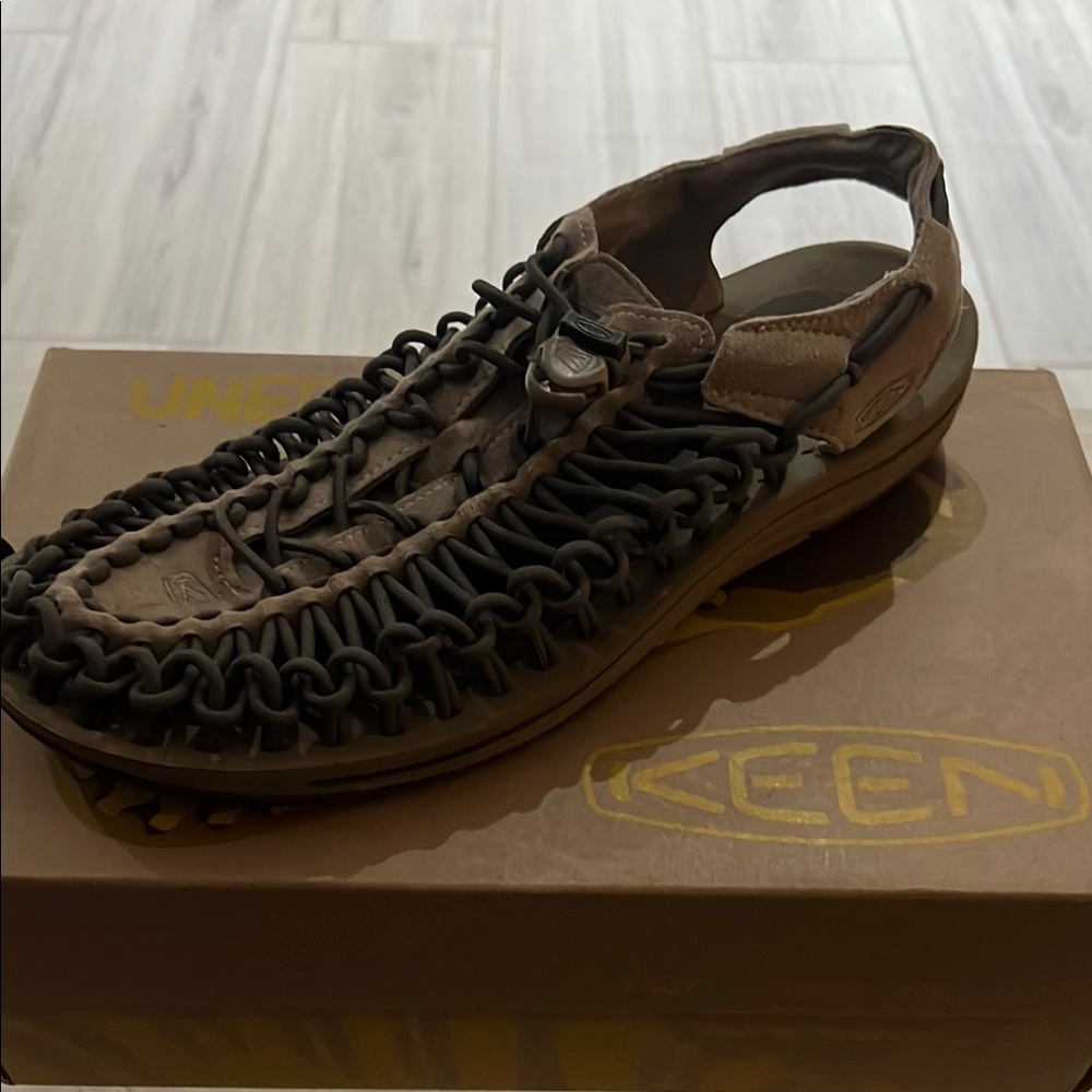 Keen Tan Sandals Outdoor-Ready with Closed Toe